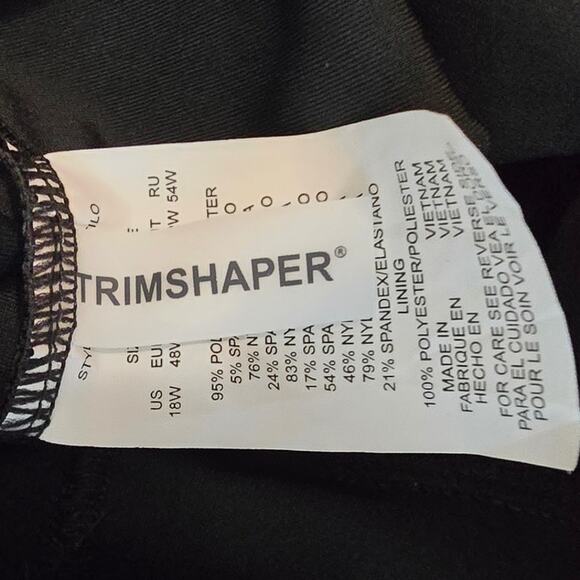 Trimshaper Shades of Blue Purple No Underwire One Piece SwimShort Women's 18W - Picture 4 of 5